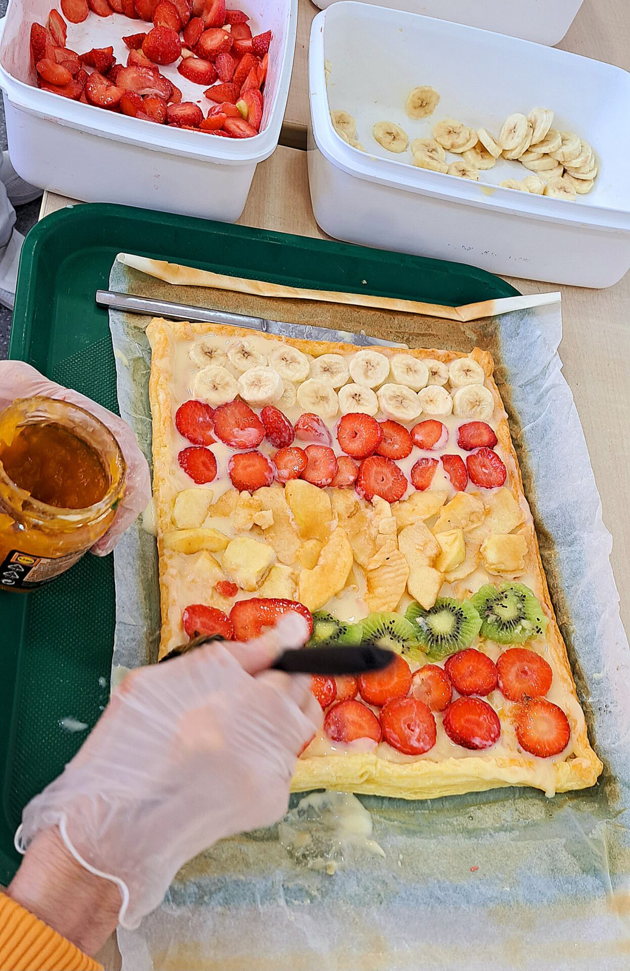 Pastel de Frutas, realizado por y para nuestros mayores