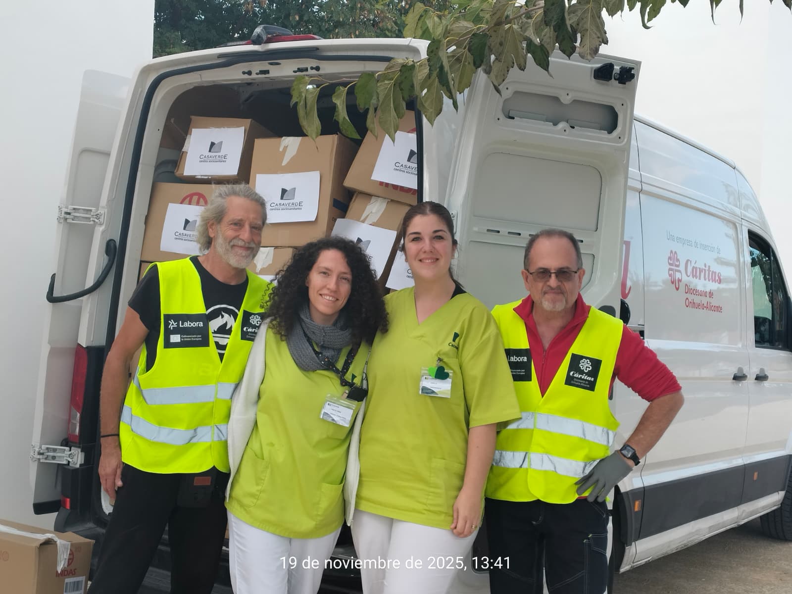 Los centros de Grupo Casaverde en Alicante participan en una donación solidaria de ropa