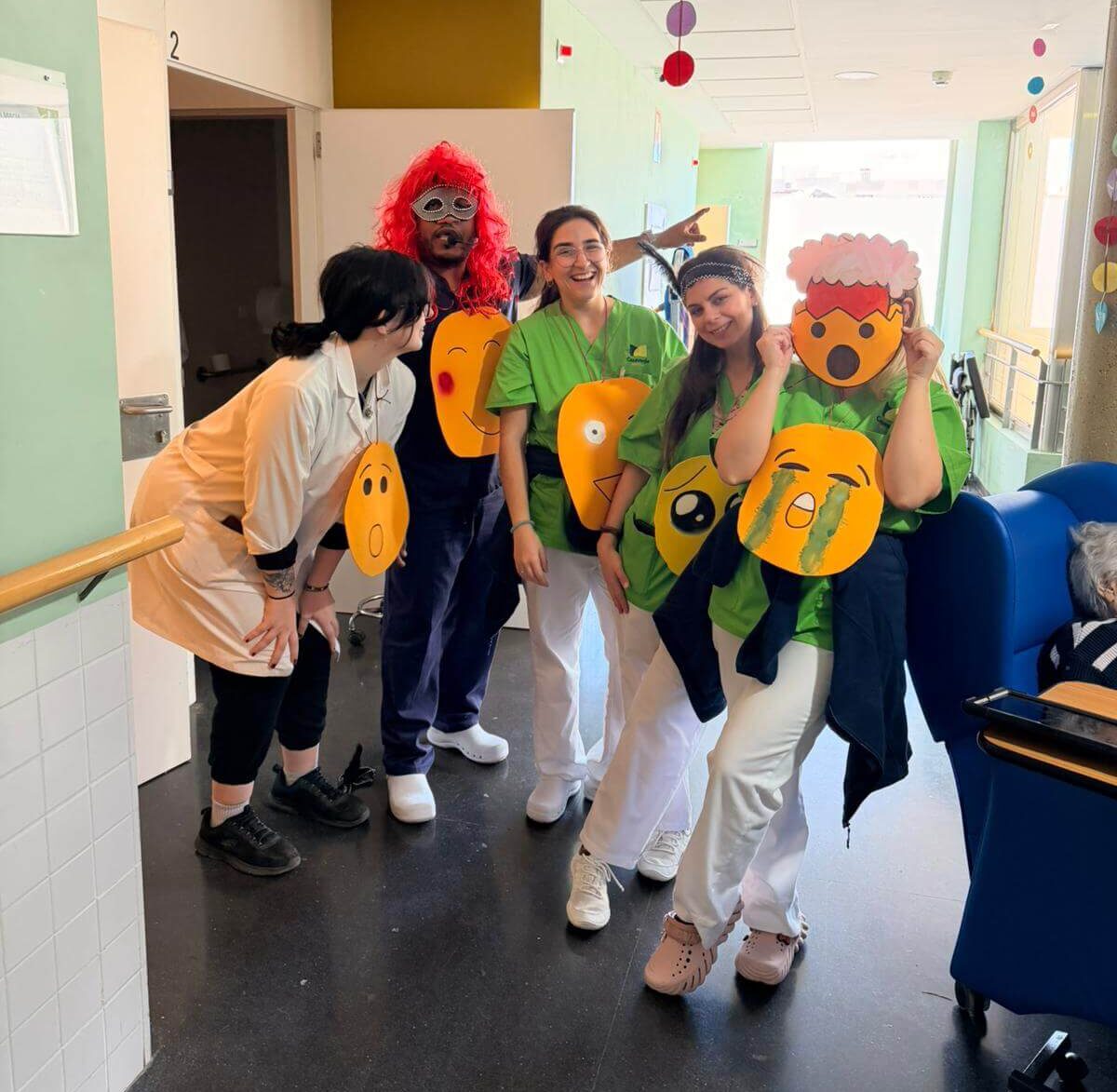 ¡Un Carnaval de «Emoji»! Alegría y Color en Casaverde Guardamar