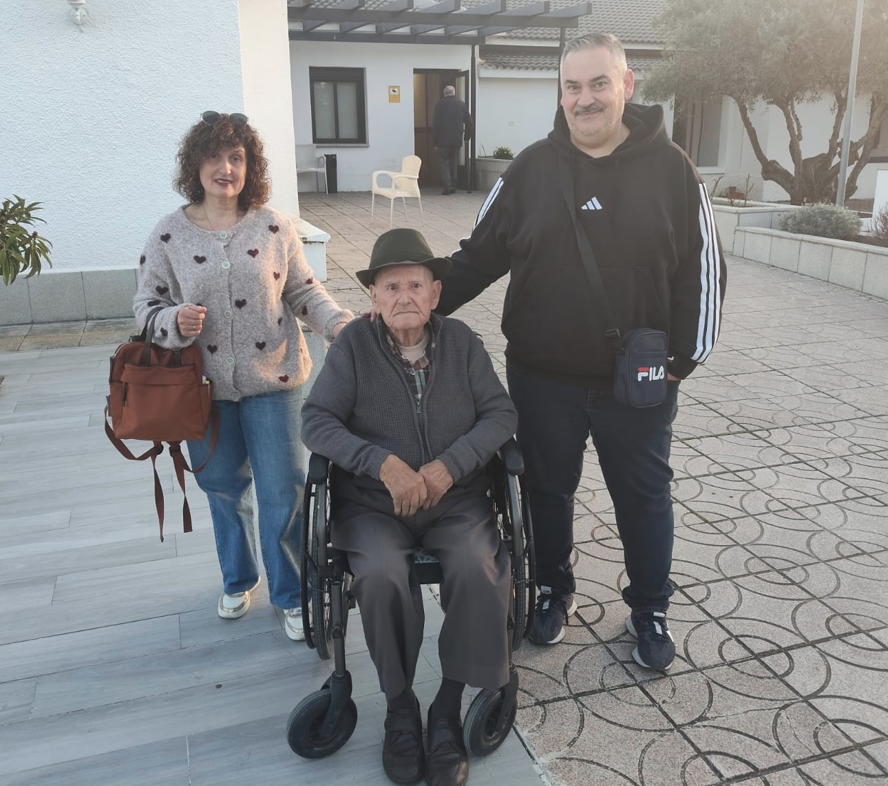 Un día de abrazos y recuerdos: El Día del Padre en nuestros centros Casaverde